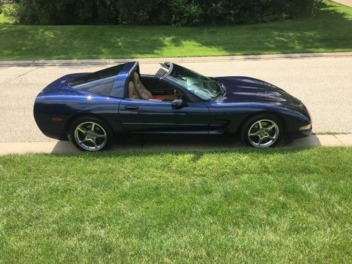 Blue 2001 Chevrolet Corvette Base