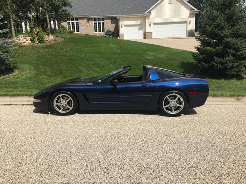 Blue 2001 Chevrolet Corvette Base