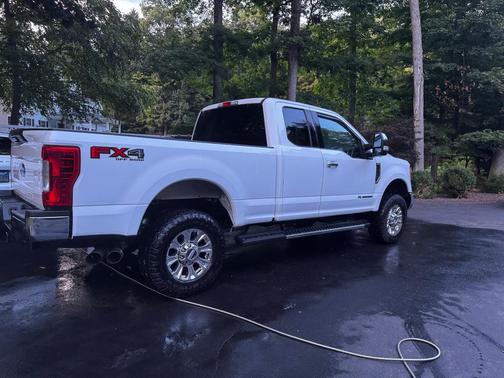 White 2017 Ford F-250 XLT