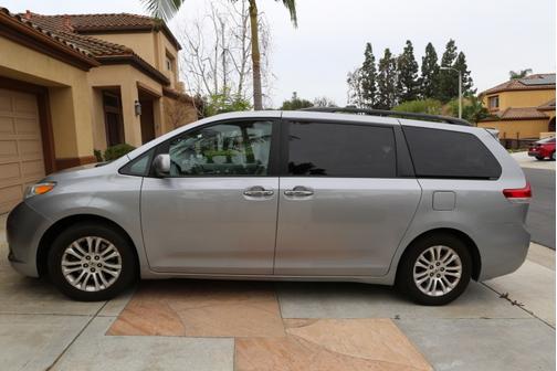 2011 Toyota Sienna XLE