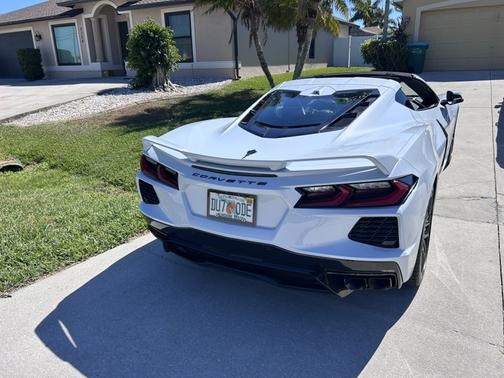 White 2024 Chevrolet Corvette Stingray w/2LT