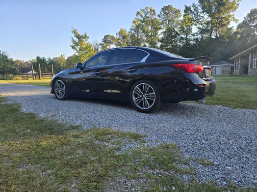 2015 INFINITI Q50 Premium
