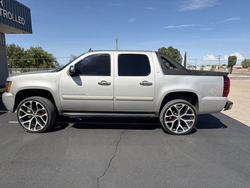 Gold 2008 Chevrolet Avalanche 1500 LT