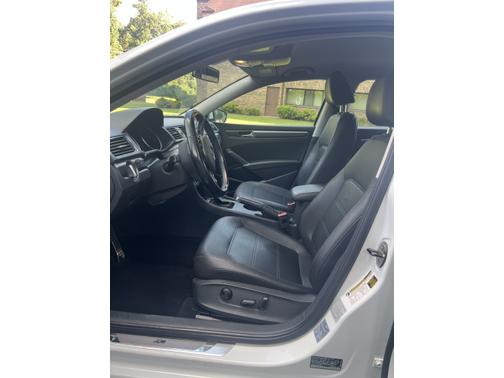2017 Volkswagen Passat 1.8T R-Line w/Comfort
