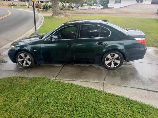 Green 2005 BMW 525 i