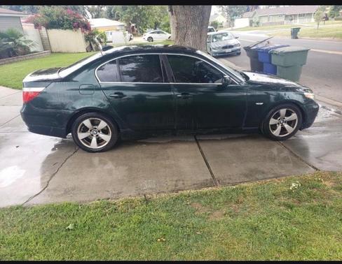 Green 2005 BMW 525 i