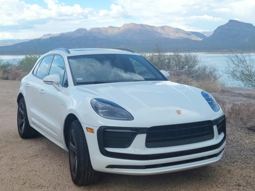 2022 Porsche Macan Macan
