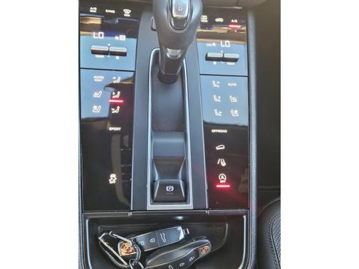 2022 Porsche Macan Macan