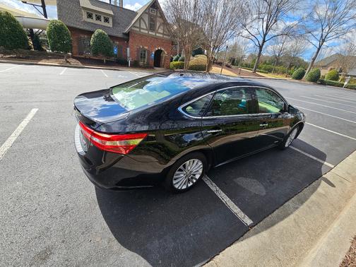 Black 2013 Toyota Avalon Hybrid XLE Touring