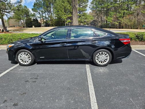 Black 2013 Toyota Avalon Hybrid XLE Touring