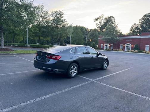 Gray 2017 Chevrolet Malibu 1LS