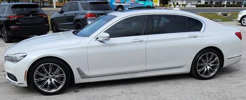 White 2016 BMW 740 i