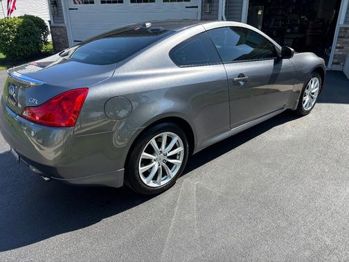 Gray 2012 INFINITI G37 x
