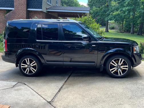 Black 2016 Land Rover LR4 HSE LUX Landmark Edition