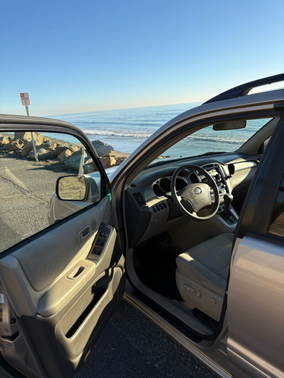 2004 Toyota Highlander Base