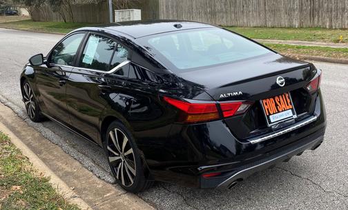 2022 Nissan Altima 2.5 SR