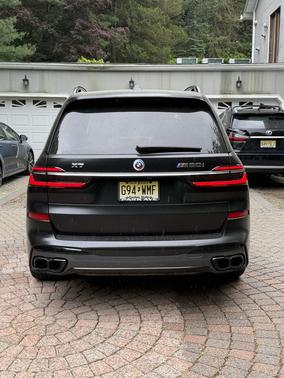 Black 2023 BMW X7 M60i