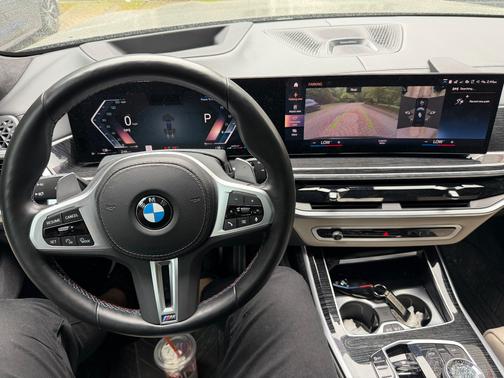 Black 2023 BMW X7 M60i