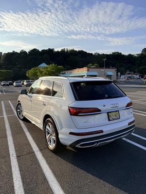 White 2023 Audi Q7 55 Prestige