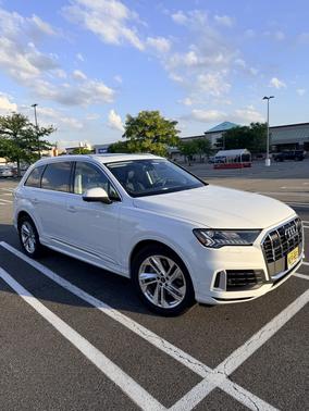White 2023 Audi Q7 55 Prestige