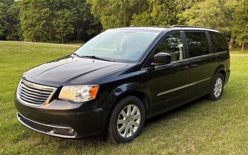Black 2016 Chrysler Town & Country Touring