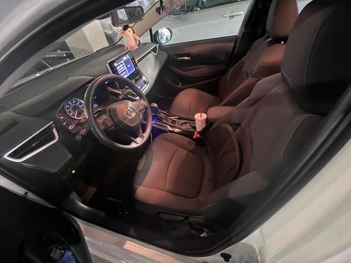 White 2021 Toyota Corolla LE
