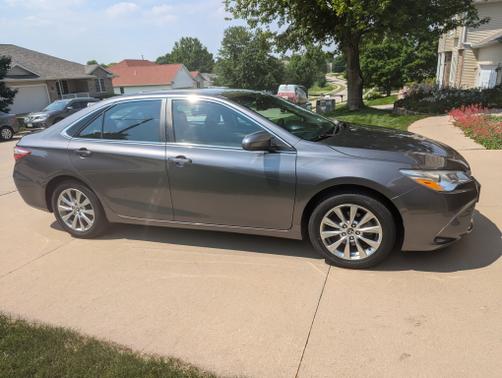 2016 Toyota Camry XLE