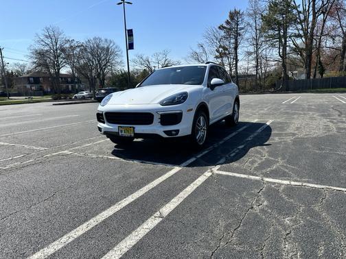 White 2016 Porsche Cayenne Cayenne