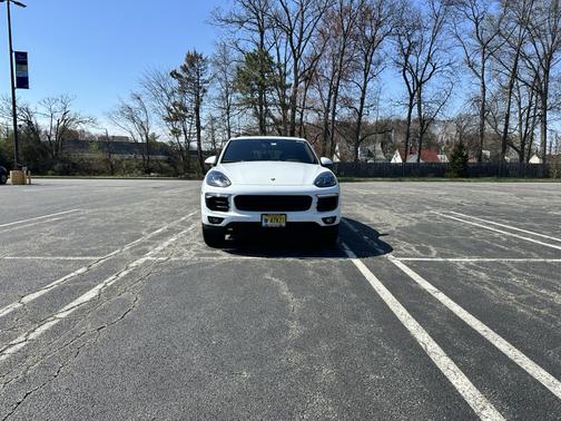 White 2016 Porsche Cayenne Cayenne