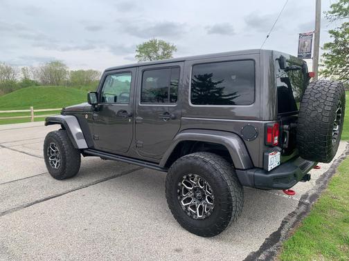 Gray 2017 Jeep Wrangler Unlimited Rubicon