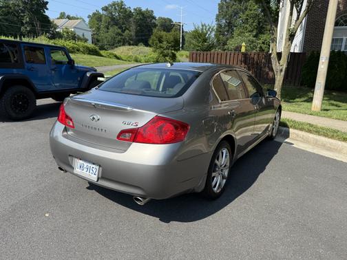 2009 INFINITI G37 x