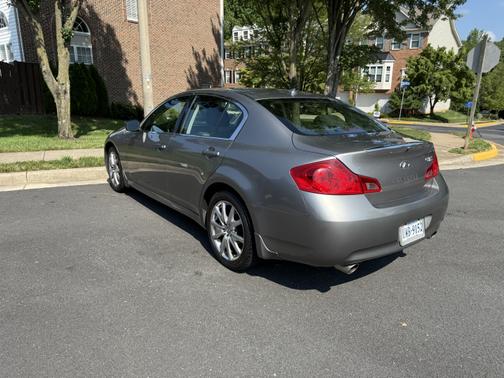 2009 INFINITI G37 x