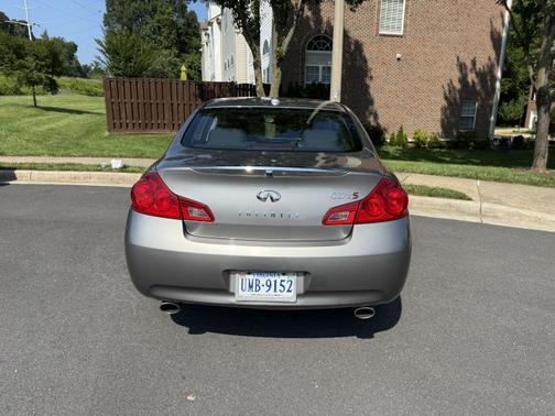 2009 INFINITI G37 x