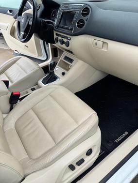 White 2016 Volkswagen Tiguan SEL