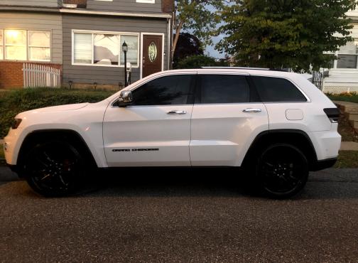 Photo 1 of 8 of 2017 Jeep Grand Cherokee Limited