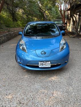 Blue 2014 Nissan Leaf SV
