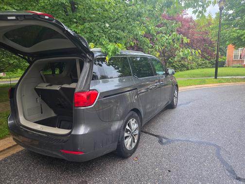 Gray 2015 Kia Sedona SX