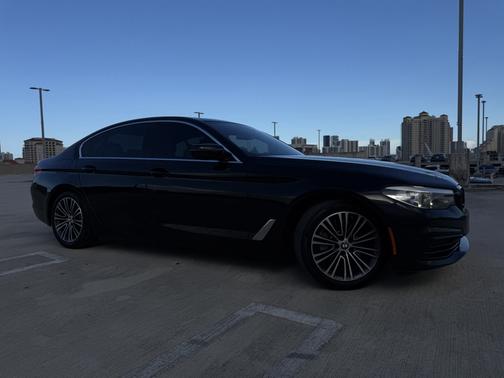 Black 2019 BMW 540 i