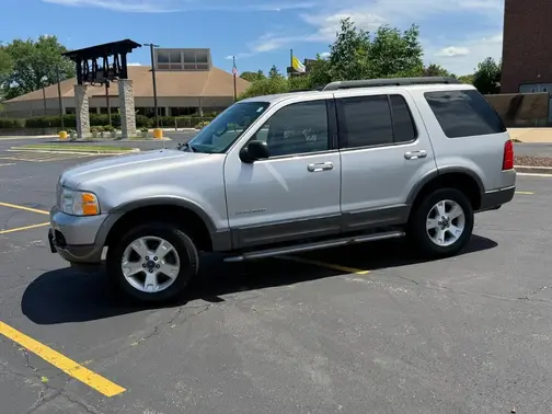 Silver 2005 Ford Explorer XLT