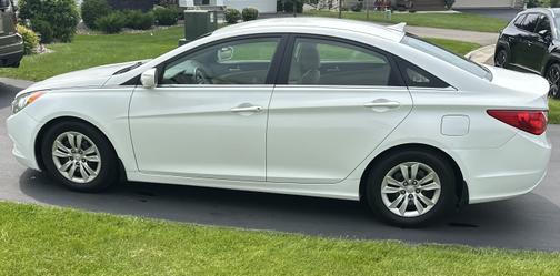 2011 Hyundai SONATA GLS