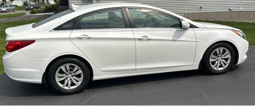 2011 Hyundai SONATA GLS