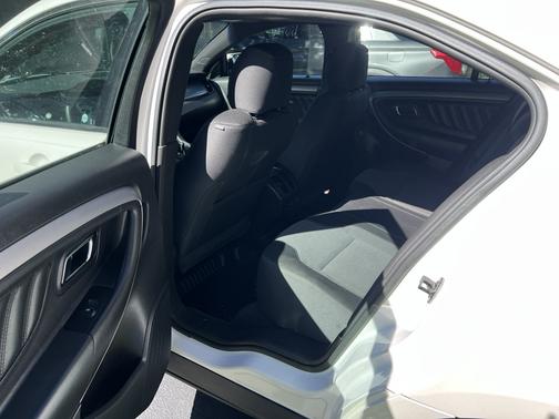White 2017 Ford Taurus SEL