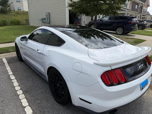 White 2017 Ford Mustang GT Premium