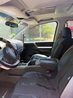 Black 2005 Nissan Armada SE