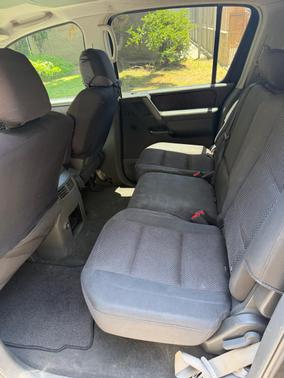 Black 2005 Nissan Armada SE