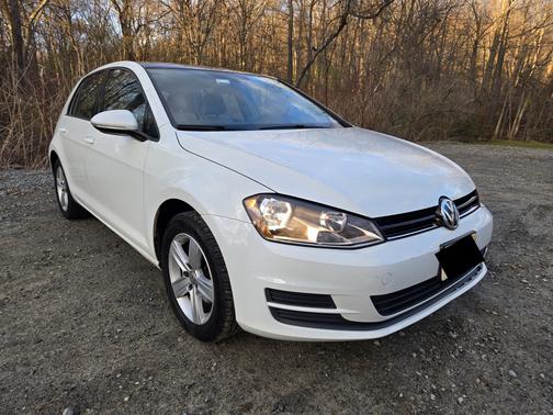 2017 Volkswagen Golf TSI S 4-Door
