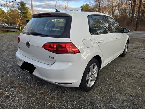 2017 Volkswagen Golf TSI S 4-Door