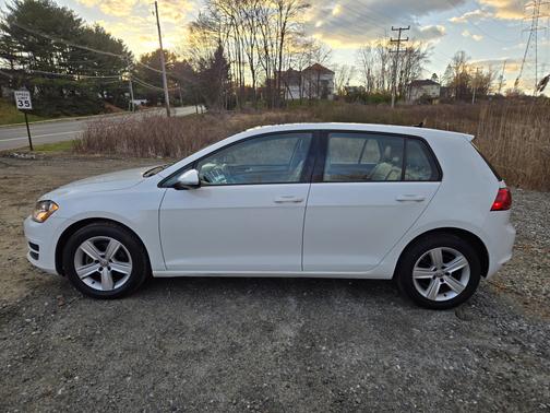 2017 Volkswagen Golf TSI S 4-Door