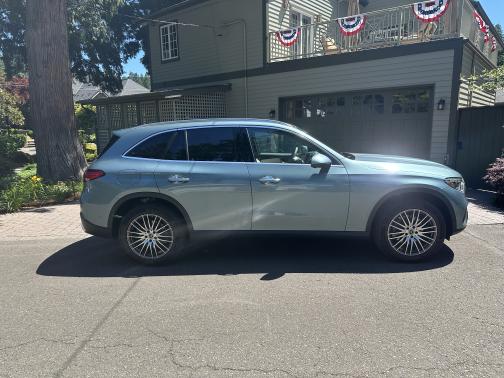 2025 Mercedes-Benz GLC 300 4MATIC
