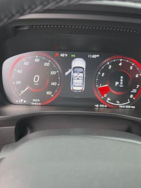 2022 Volvo XC40 T5 R-Design